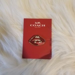 New Coach pin